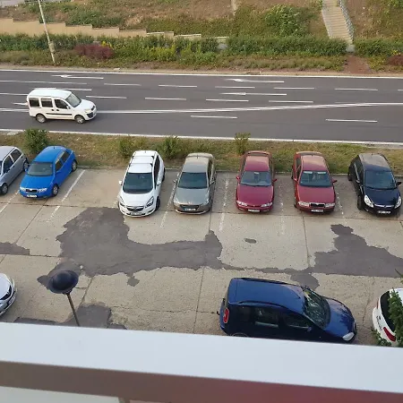 Apartman Leona *